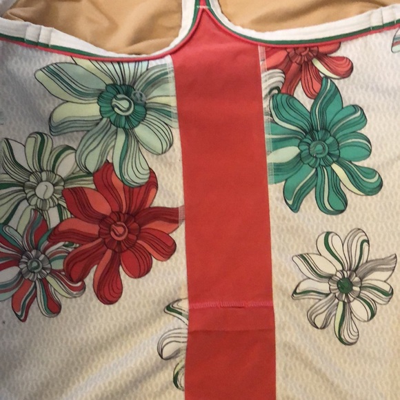 💕LULULEMON - VGUC Power Y Tank (10) - Picture 3 of 7